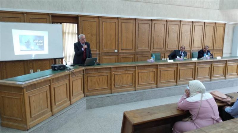 جانب من ندوة العدالة