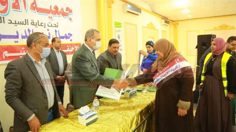 خلال التكريم