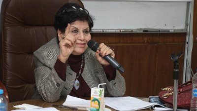 عواطف عبدالرحمن: علم المستقبل غير موجود على أجندة أساتذة الكليات وضرورى للصحافة والفضائيات 