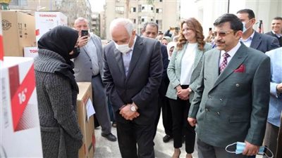 محافظ الجيزة يسلم 14 عروسة مقبلة على الزواج أجهزة كهربائية