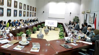 وزير السياحة والآثار بتابع مستجدات العمل في المتحف المصري الكبير 
