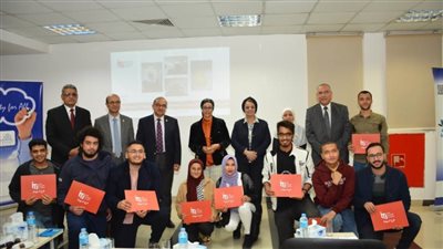 معهد تكنولوجيا المعلومات بجامعة أسيوط يكرم قيادات الجامعة 