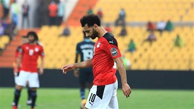 محمد صلاح يلمح بالاعتزال الدولي بعد الهزيمة من السنغال