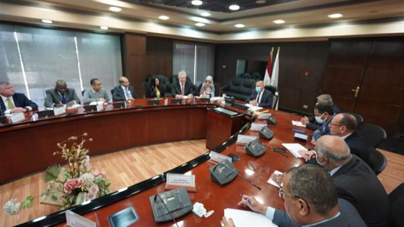 وزير النقل يبحث مع