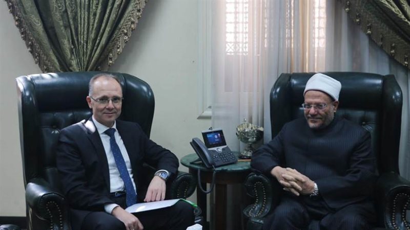 مفتي الجمهورية وسفير