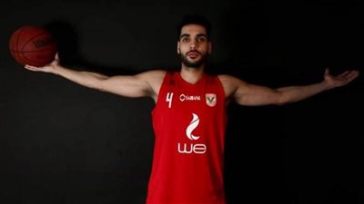 الأهلي يجدد عقد إيهاب أمين نجم كرة السلة 3 أعوام إضافية