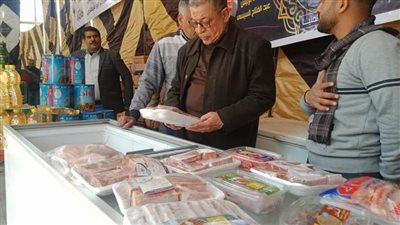 رئيس مركز أبوقرقاص جنوب المنيا يتفقد معارض 