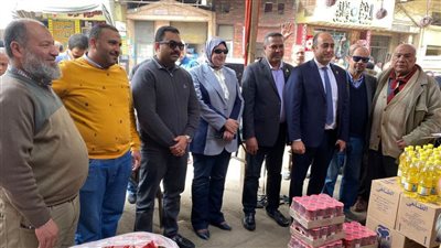 رئيس حي غرب الإسكندرية تتفقد معرض حزب مستقبل وطن