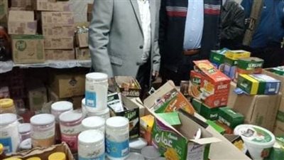 محافظ الشرقية يطمئن على توافر السلع بمعارض أهلا رمضان بأسعار مخفضة