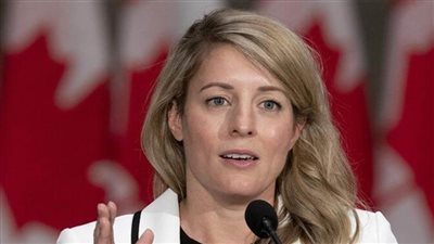 وزيرة خارجية كندا تبدأ جولة أوروبية لبحث الأزمة الروسية الأوكرانية
