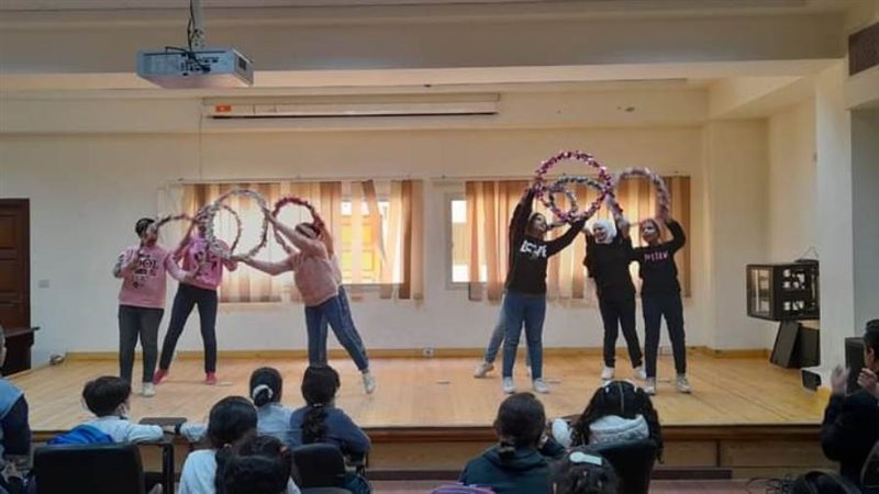 ورش وعروض فنية ومسابقات