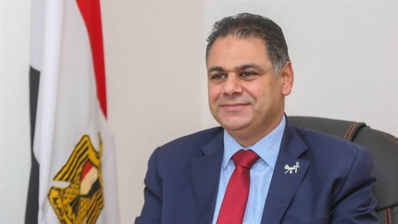 الاستاذ احمد يوسف