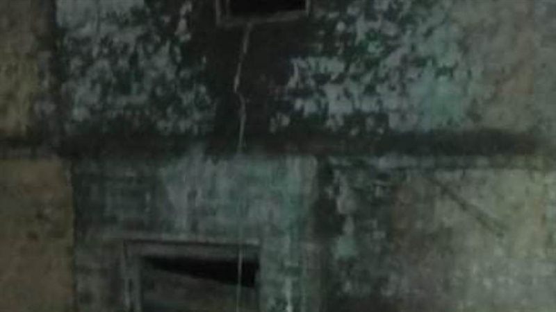 آثار الحريق بالمنزل