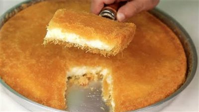 بالفيديو.. مقادير وطريقة تحضير الكنافة بالكريمة