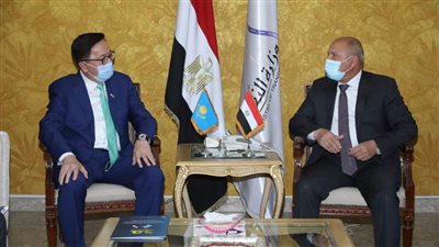 تعاون مشترك بين مصر وكازاخستان في مجال السكك الحديدية والنقل البحري 