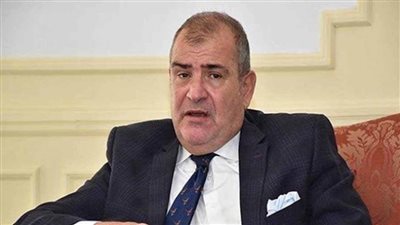 سفير مصر بالجزائر يبحث تعزيز العلاقات الثنائية في مجال صناعة الدواء