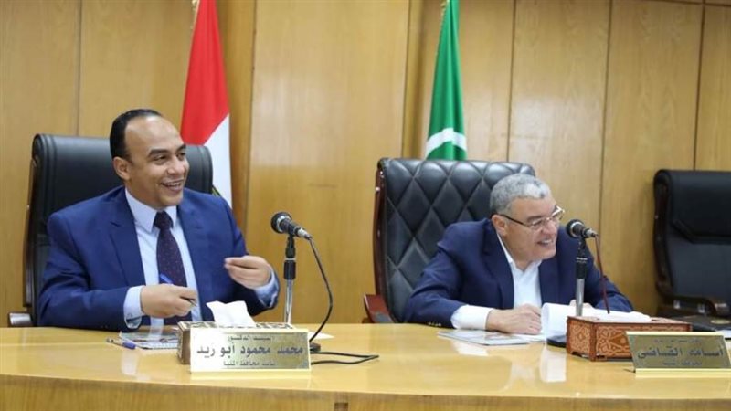 محافظ المنيا خلال