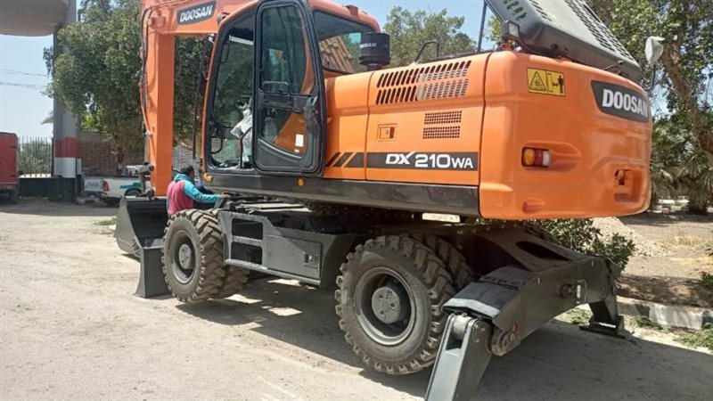 جانب من المعدات