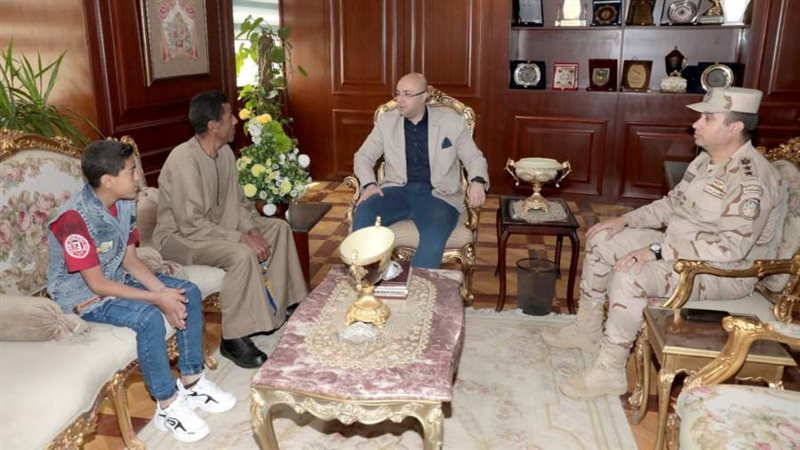 محافظ بنى سويف يستقبل