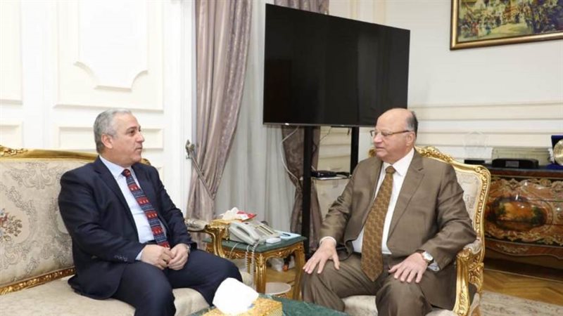 محافظ القاهرة يلتقي