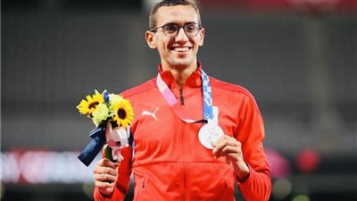 البطل الأولمبي أحمد الجندي يخضع لعملية جراحية ناجحة في الكتف