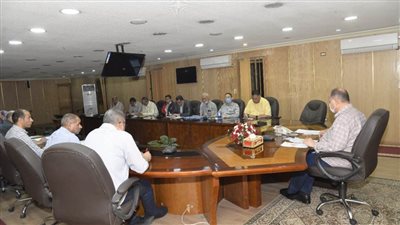 محافظ أسيوط يوجه بتوفير أراضٍ بالقرى والمراكز لإقامة مزيد من مشروعات المبادرة الرئاسية 