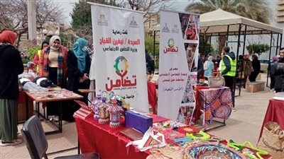 القباج تستعرض تقريرًا عن معارض وحدات التضامن الاجتماعي بالجامعات المصرية