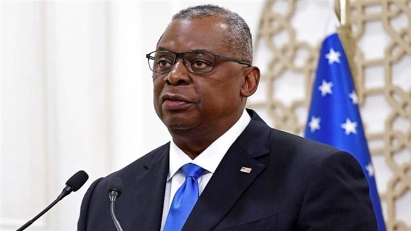 وزير الدفاع لويد