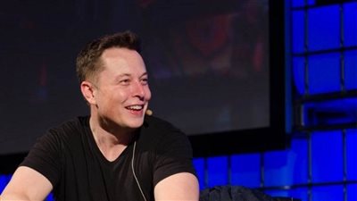 إيلون ماسك يتخلى عن خطط للانضمام إلى مجلس إدارة منصة تويتر