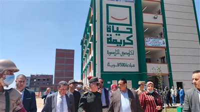 محافظ البحيرة ومساعد رئيس الأركان يتفقدان مشروعات المبادرة الرئاسية 