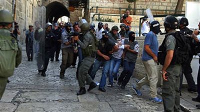 عشرات المستوطنين يقتحمون الأقصى بحماية شرطة الاحتلال