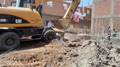 إزالة تعديات على أراضٍ زراعية وأملاك دولة ومخالفات بناء بحي غرب ومراكز أسيوط والفتح والبداري