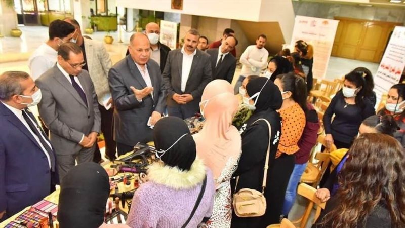 تدريب 450 سيدة على