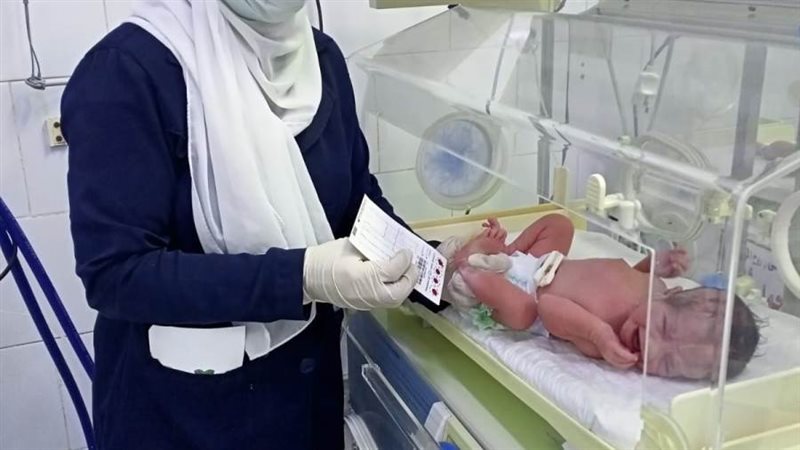 فحص الأطفال حديثي