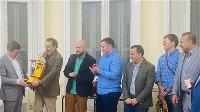 تسليم سفير روسيا بالقاهرة فانوس رمضان في حفل إفطار