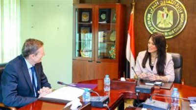 نائب رئيس البنك الآسيوي يشيد برؤية الحكومة المصرية في تطوير البنية التحتية