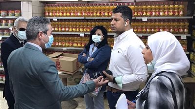 وفد القومي لحقوق الإنسان يتفقد أسواق شرق القاهرة للتأكد من توافر السلع الرئيسية بأسعار مناسبة