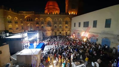 «الفن البورسعيدي» يتألق وسط حضور جماهيرى كبير على مسرح الشاعر بشارع المعز