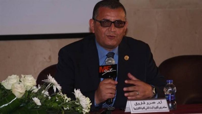 الدكتور عمرو فاروق