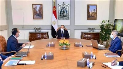 عاجل| الرئيس السيسي يجتمع مع رئيس مجلس الوزراء ورئيس هيئة قناة السويس