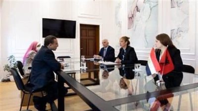 السفير المصري في تيرانا يلتقي وزيرة الزراعة الألبانية 