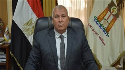 محافظ الوادي الجديد يوجه بإعادة تخطيط وتطوير بعض الأحياء السكنية بالخارجة