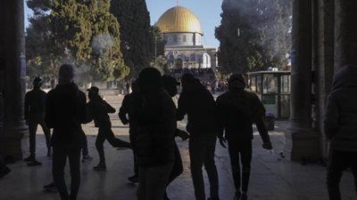 السعودية تدين وتستنكر اقتحام قوات الاحتلال المسجد الأقصى وإغلاق بواباته