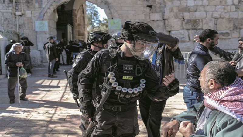 اقتحام الشرطة والقوات