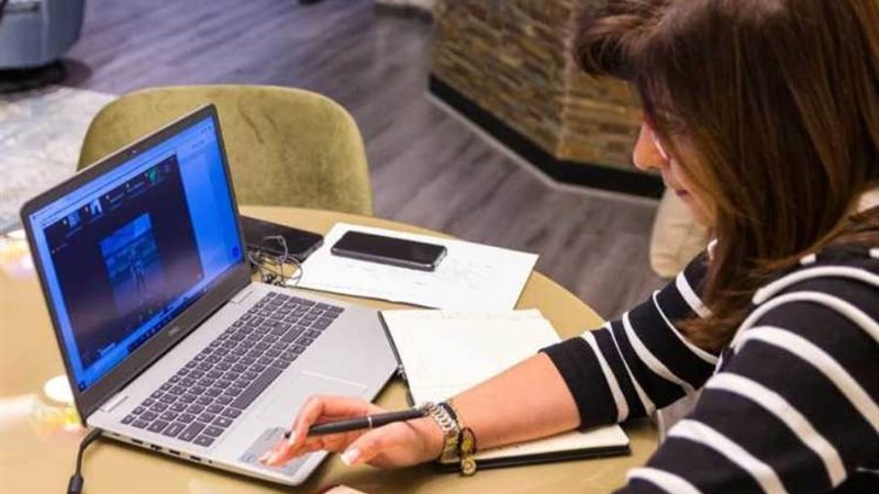 وزيرة الهجرة