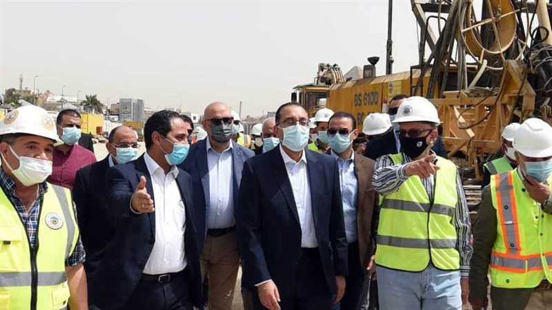 رئيس الوزراء خلال