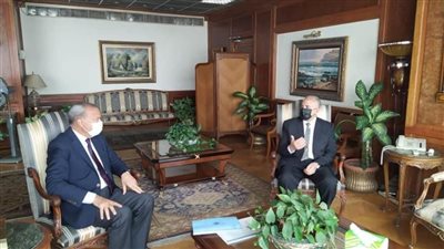 وزير الري ومحافظ القليوبية يبحثان تطوير الحدائق وإزالة التعديات وتأهيل الترع والمساقي