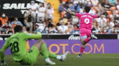 فوز أوساسونا على فالنسيا 2-1 في الليجا الإسبانية