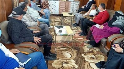 رئيس مدينة بلطيم يناقش دور الإدارات المختلفة بكفر الشيخ