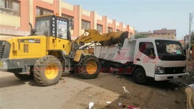 رفع مخلفات القمامة من شوارع وميادين كفر الشيخ